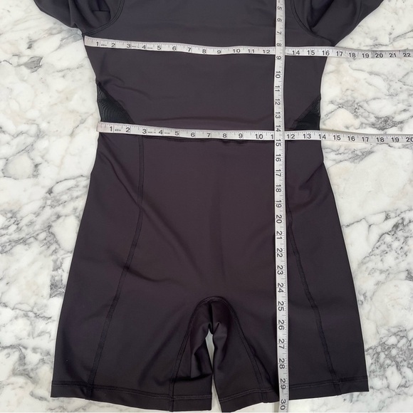 Old Navy Active PowerSoft Long-Sleeve Bodysuit Black Mesh Panels Size Medium - Picture 7 of 12